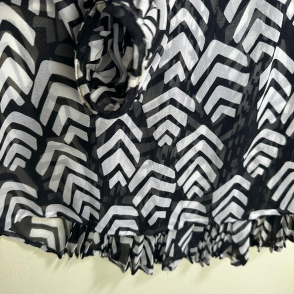 DVF Silk Floral Blouse Pleated Lightweight Button Up Pin Tuck Flowy Fairy Top 4 - Picture 12 of 16